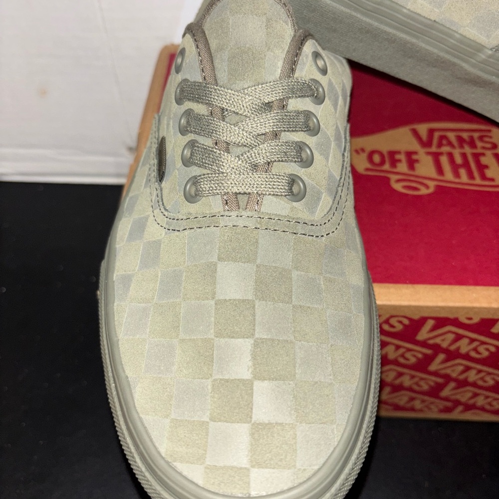 Vans Authentic sz 9.5 Men’s 11.0 Women’s - Picture 3 of 12